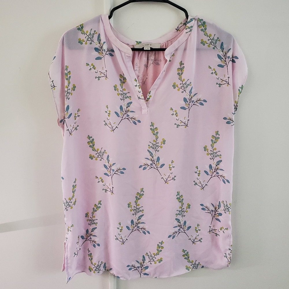 Pink Loft Short-Sleeved Blouse with Floral Pattern